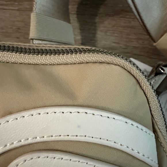 Lululemon Everyday Belt Bag - Picture 2 of 3